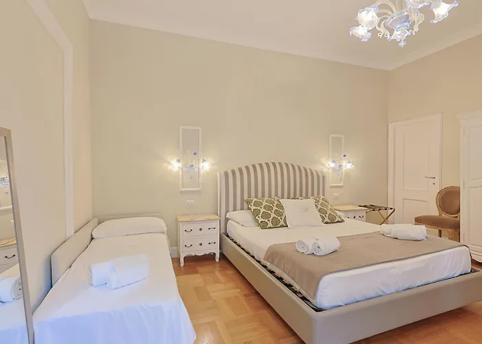 Piazza Di Spagna Art House Centro 3*