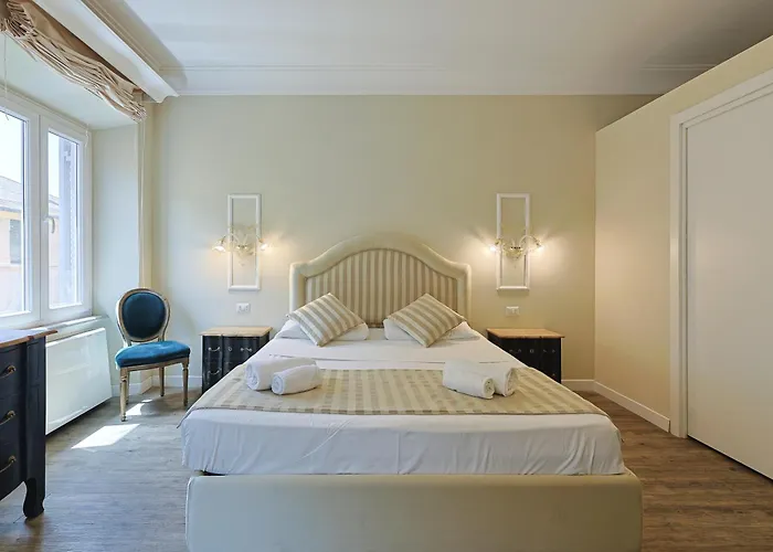לינה וארוחת בוקר Piazza Di Spagna Art House Centro 3*