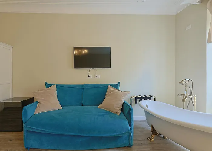 Piazza Di Spagna Art House Centro לינה וארוחת בוקר 3*
