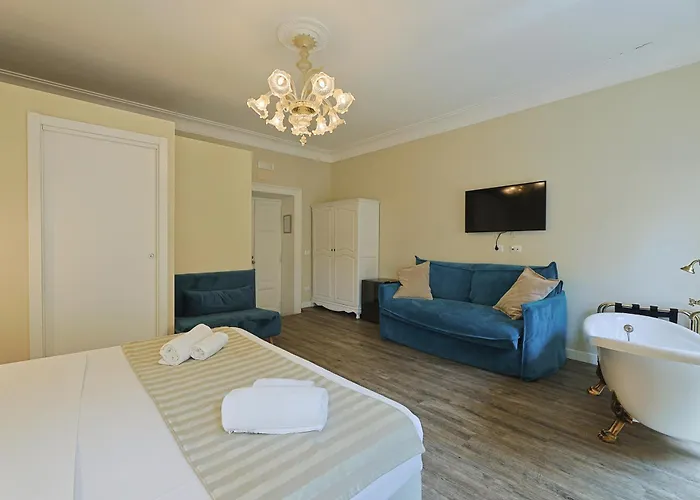 Piazza Di Spagna Art House Centro לינה וארוחת בוקר רומא