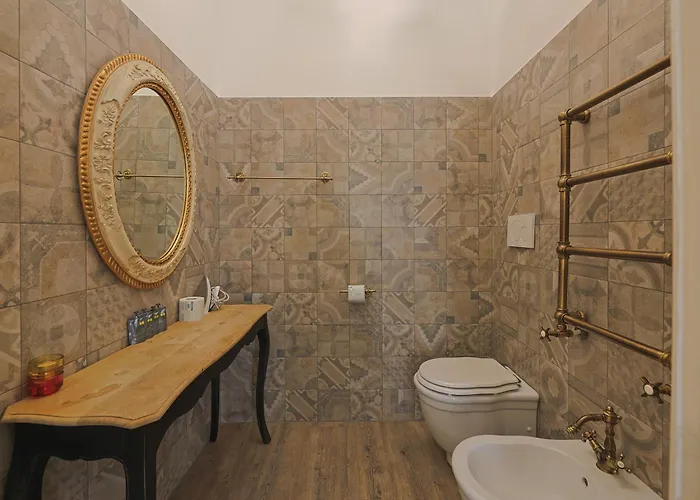 Piazza Di Spagna Art House Centro לינה וארוחת בוקר